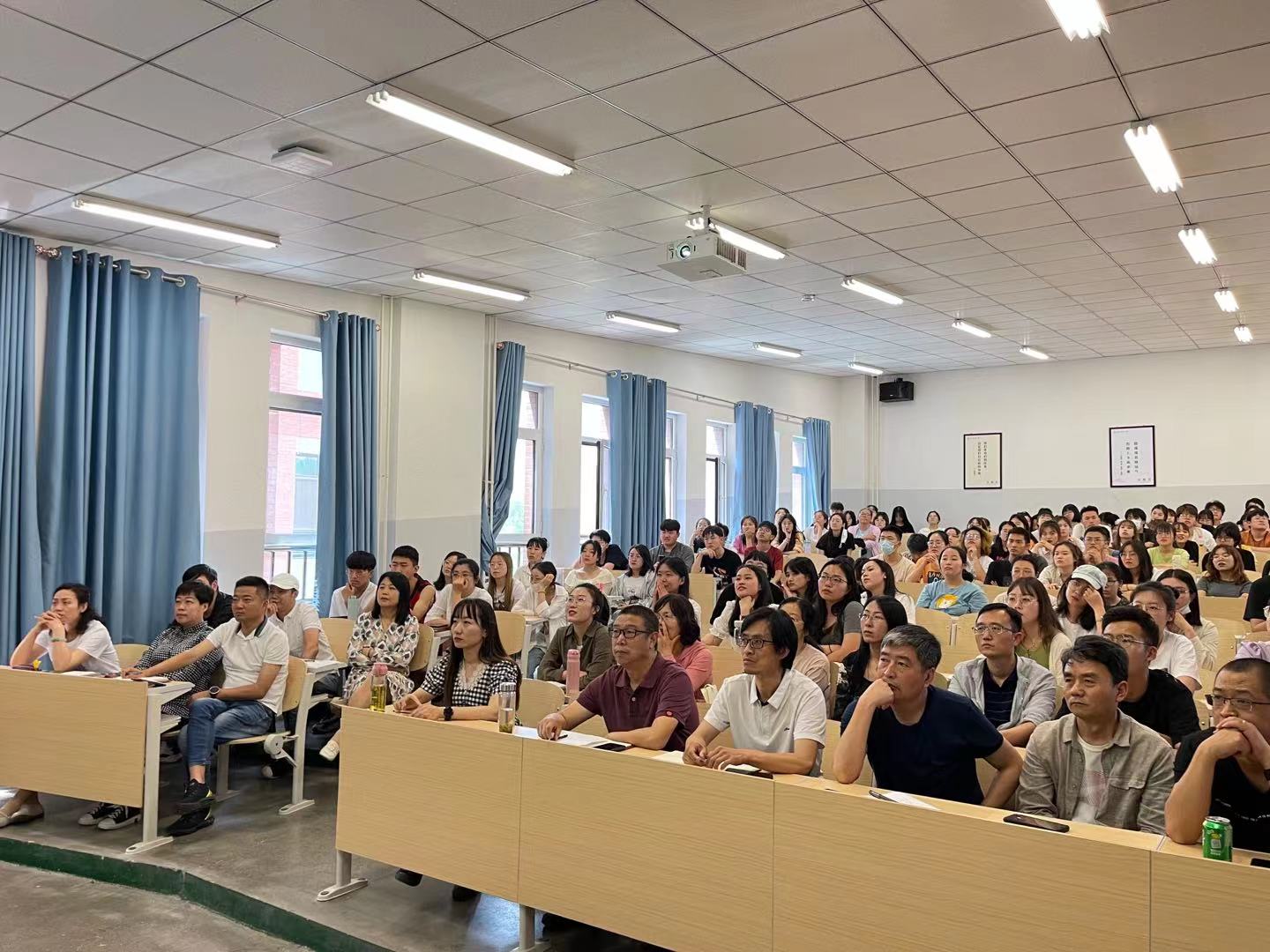 清华美院艺术史论系教授张夫也教授应邀为山西太原四所高校作演讲