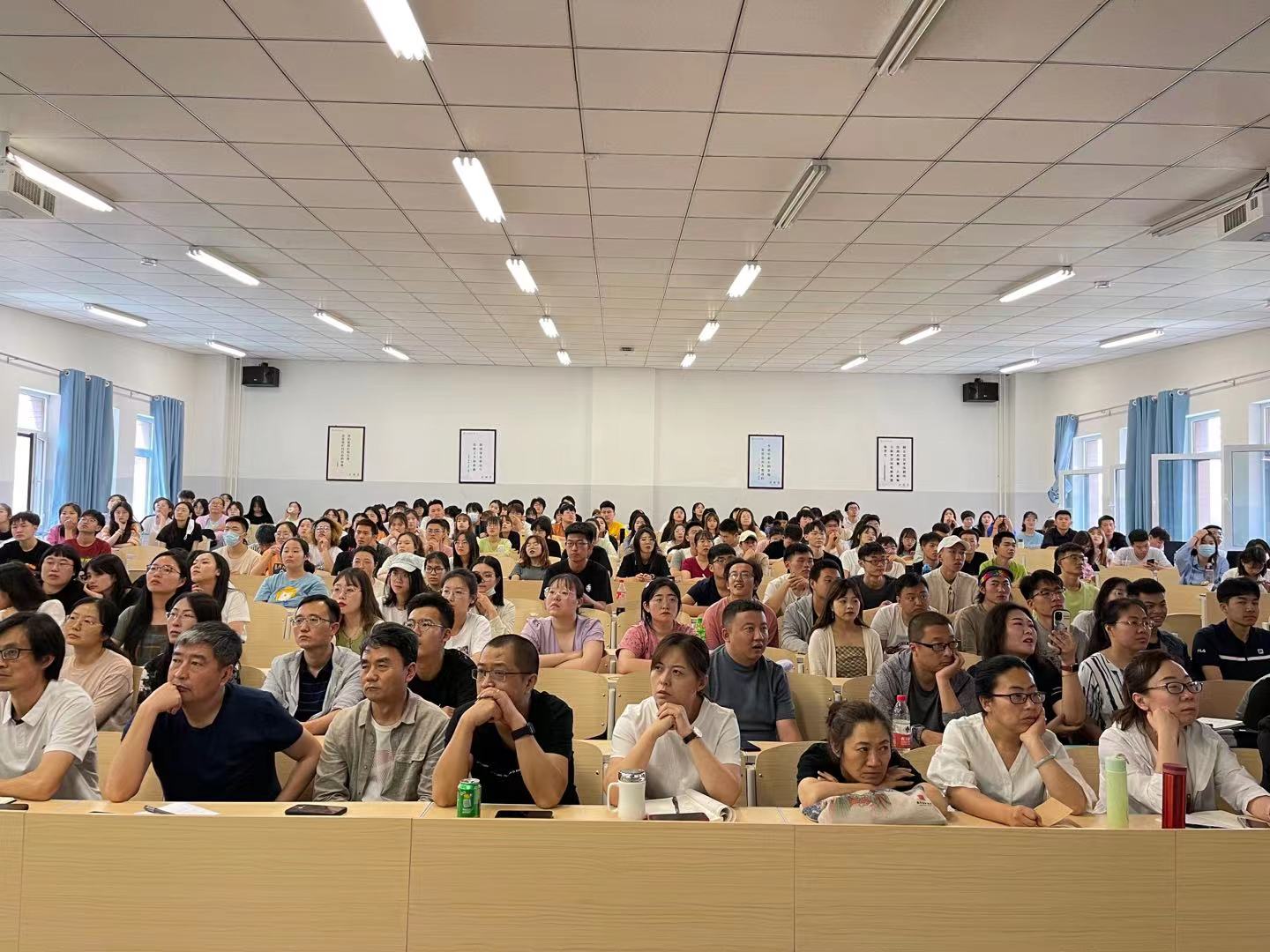 清华美院艺术史论系教授张夫也教授应邀为山西太原四所高校作演讲