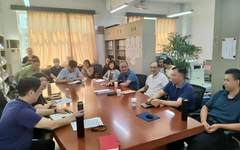 校领导深入马克思主义学院调研指导思政课教师集体备课