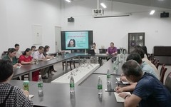 《光明日报》湖北记者站站长夏静来校讲座