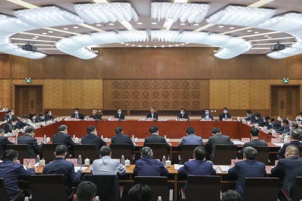 教育部召开学习贯彻习近平总书记考察清华大学时重要讲话精神一周年座谈会