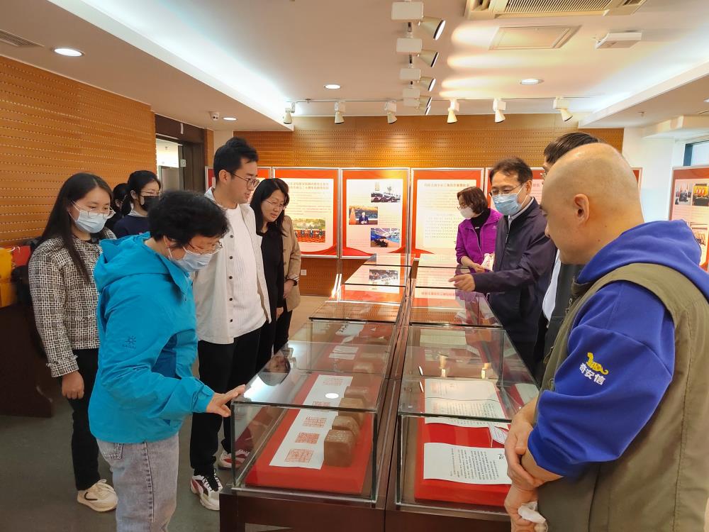 回眸 | 美院学子篆刻作品参加在校史馆展出的“习近平总书记关心清华大学专题展”