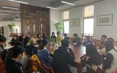 校党委副书记卢斌到美术学系开展“不忘初心、牢记使命”主题教育深入基层联系学生
