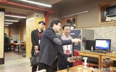 本科教学审核评估专家组深入各院系调研考察人才培养情况