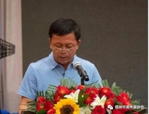 新当选的灵璧县美术家协会主席赵志发言