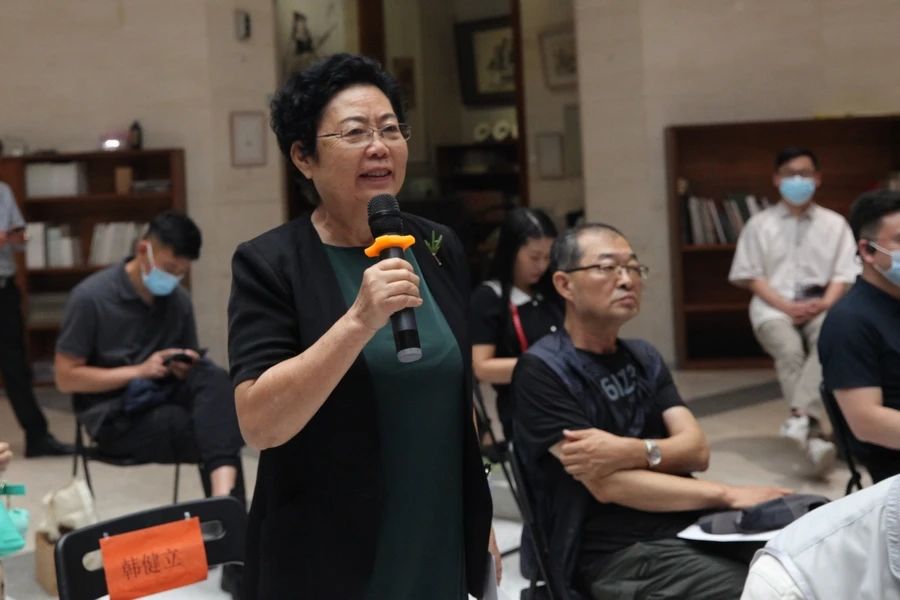 中国朝鲜民族史学会韩乐然研究专业委员会顾问韩健立发言