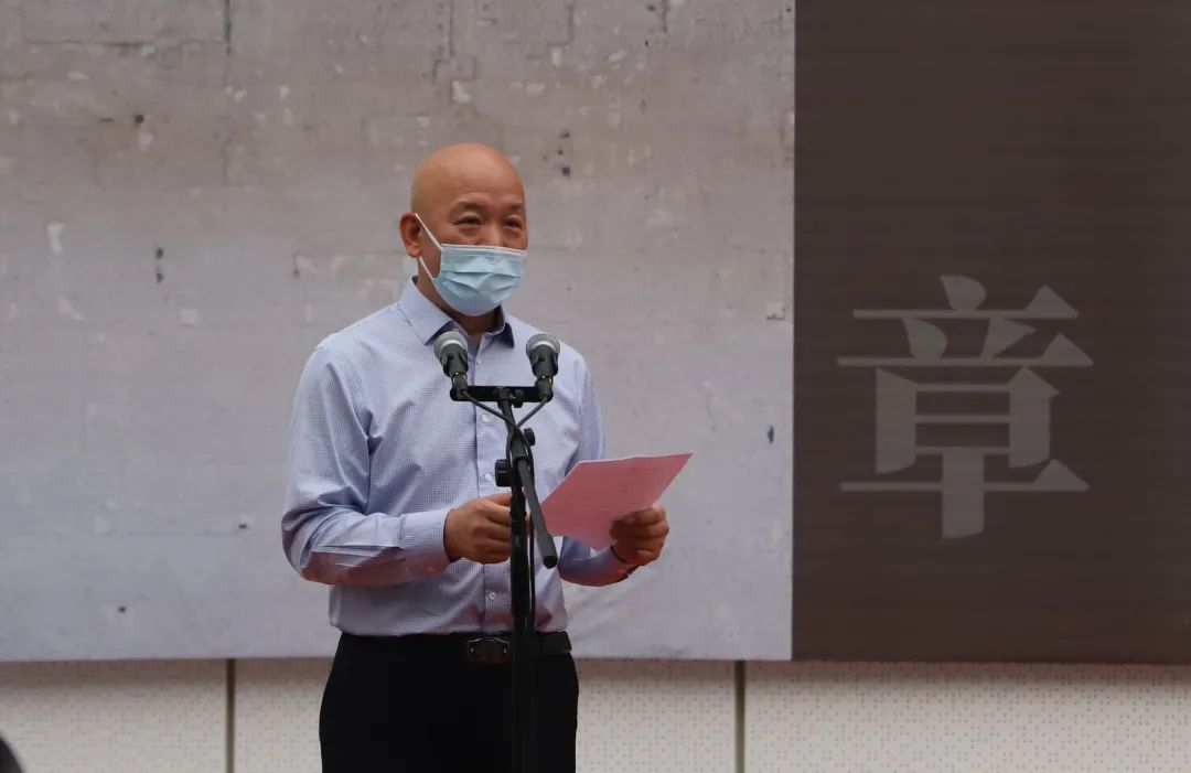 宁波市文联组联部主任徐锦宝主持活动