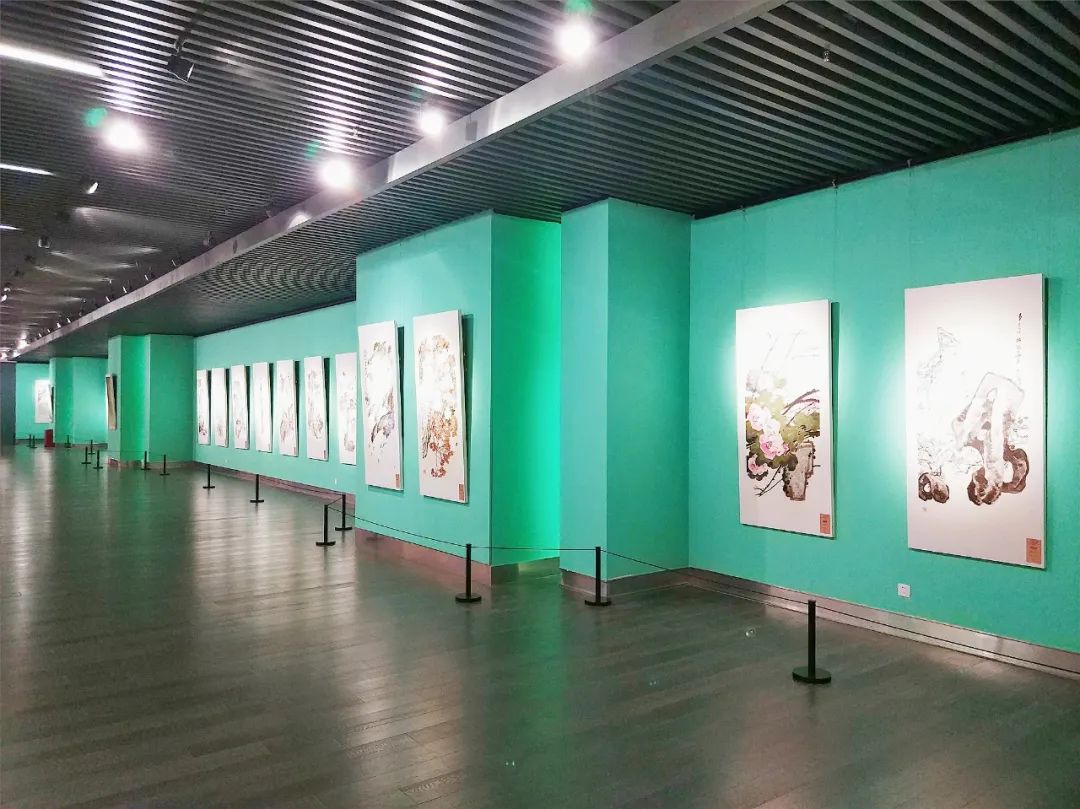 百花呈瑞——江苏省花鸟画研究会成立35周年优秀作品展展厅现场
