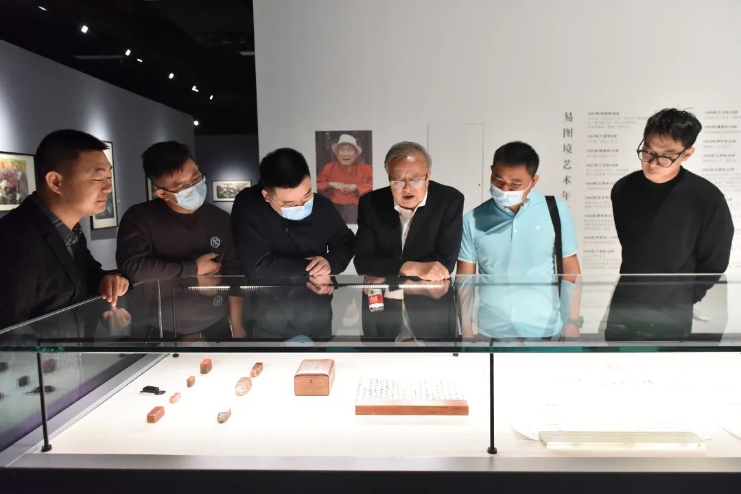 湖南书画名家系列收藏展——百岁画翁易图境展览现场