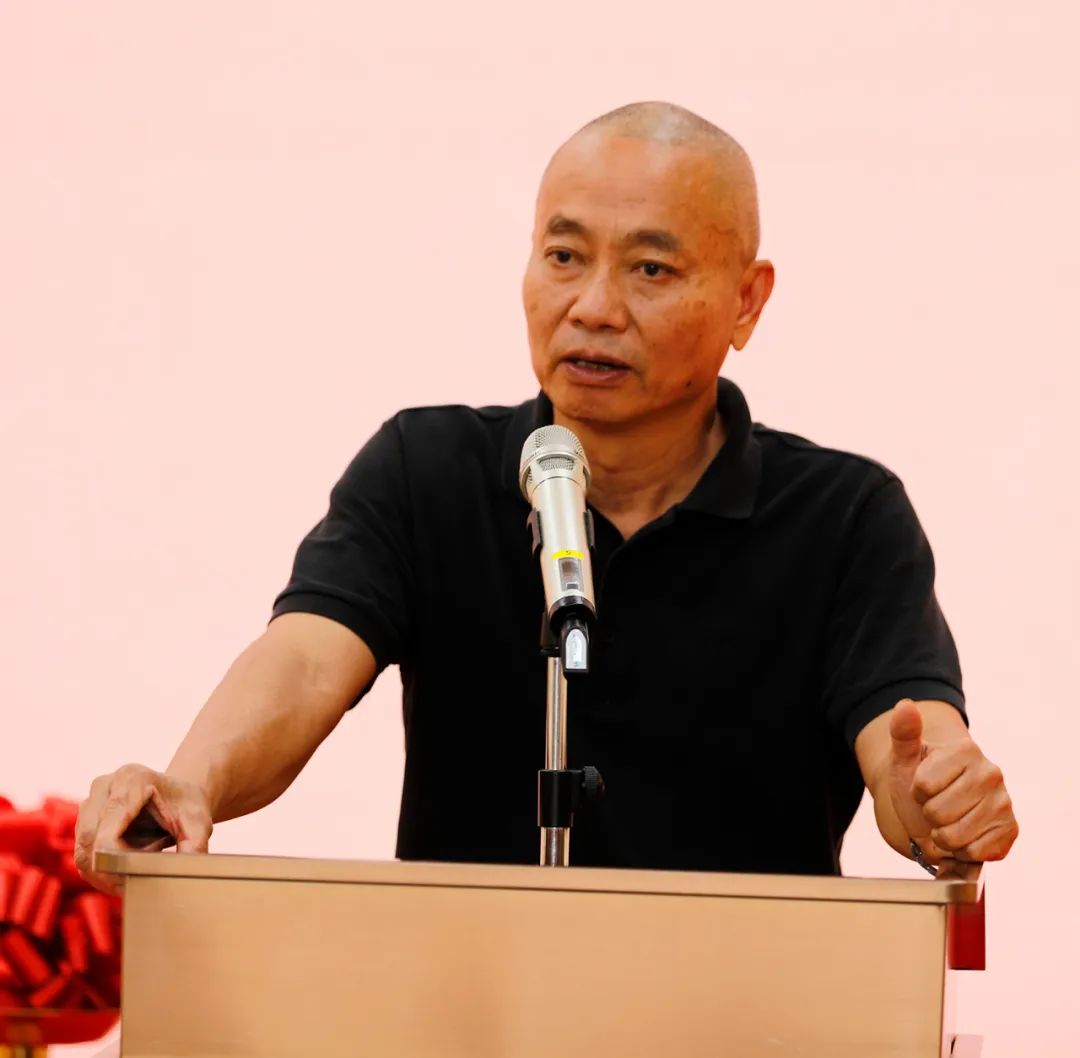 广州美术学院教授、广东省美术家协会美术教育委员会主任龙虎致辞