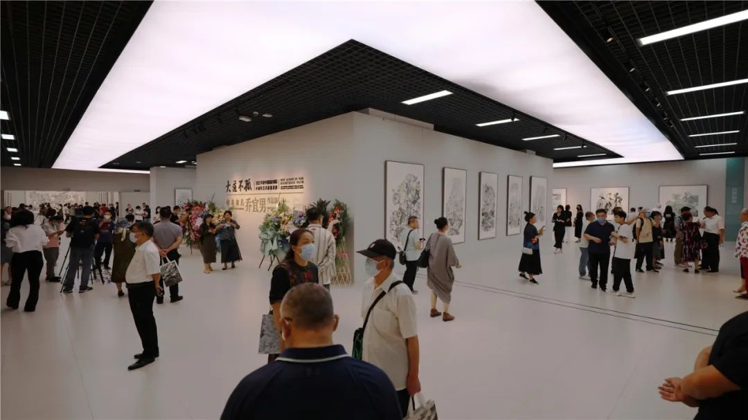 大道不孤——2022年度中国国家画院中青年艺术家邀请展：郁郁朝花·乔宜男作品展展览现场