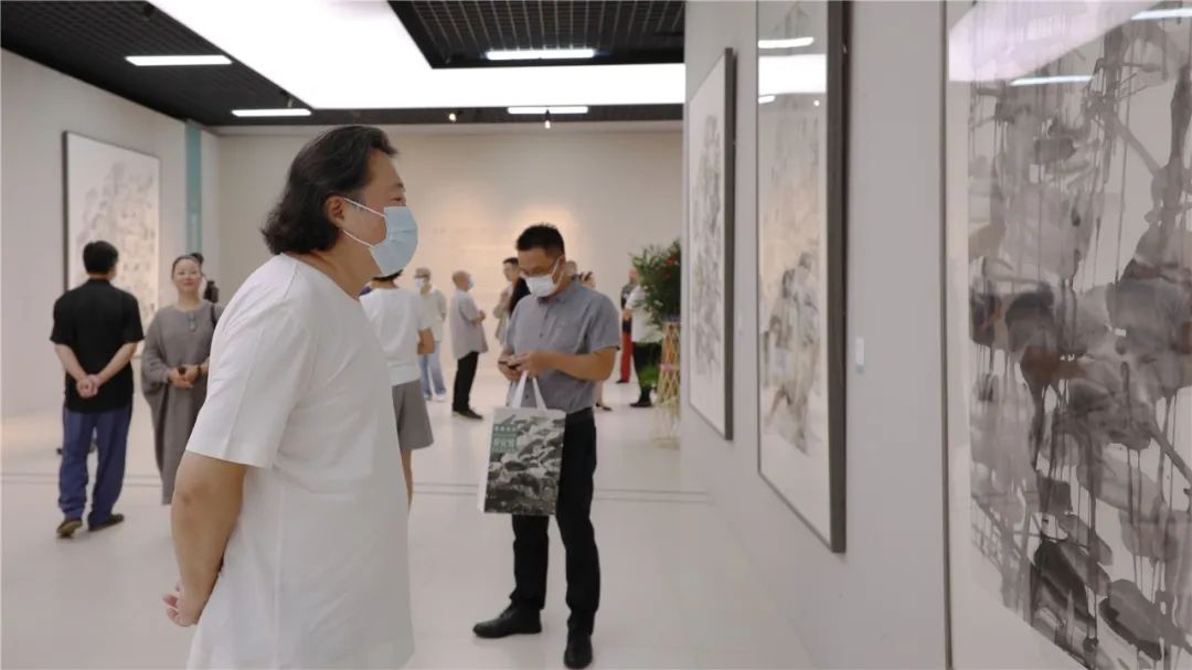 大道不孤——2022年度中国国家画院中青年艺术家邀请展：郁郁朝花·乔宜男作品展展览现场