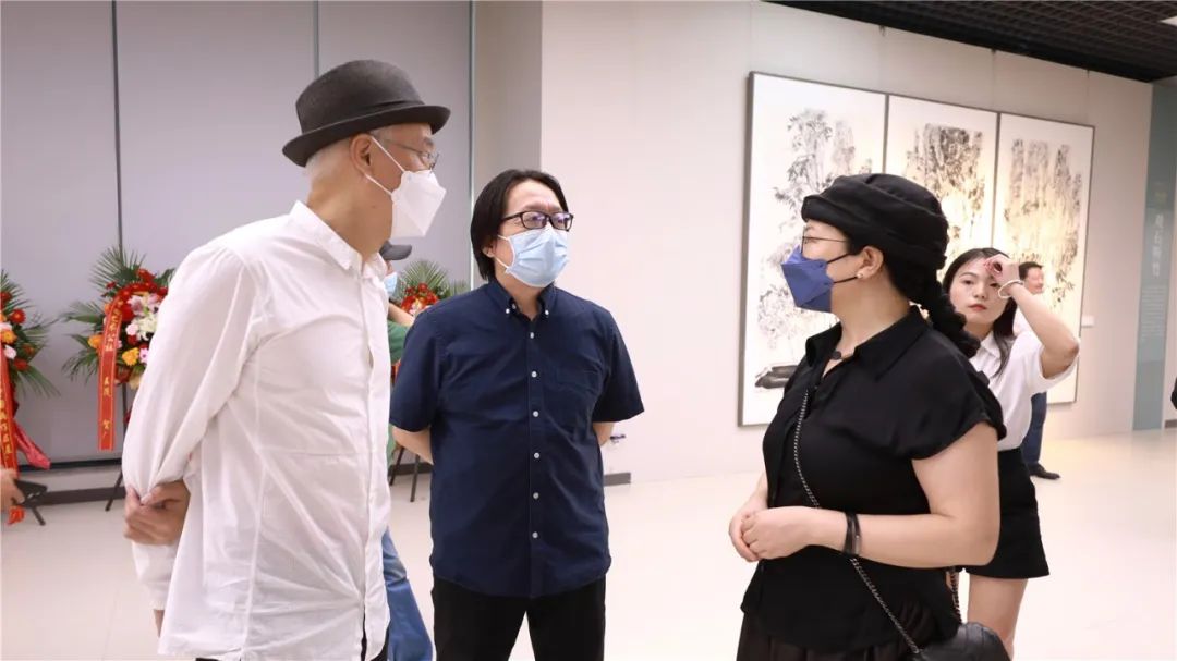 大道不孤——2022年度中国国家画院中青年艺术家邀请展：郁郁朝花·乔宜男作品展展览现场