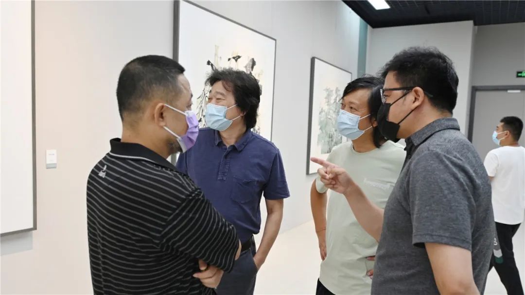 大道不孤——2022年度中国国家画院中青年艺术家邀请展：郁郁朝花·乔宜男作品展展览现场