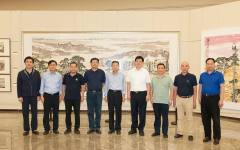 中国文联党组成员、副主席、书记处书记诸迪一行到济南市美术馆考察指导工作