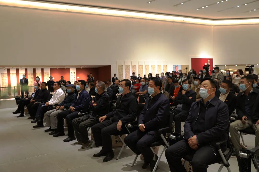 参加开展仪式的嘉宾