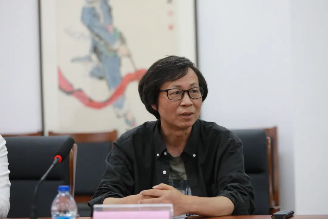 中国国家画院交流合作部主任尚可主持签约仪式