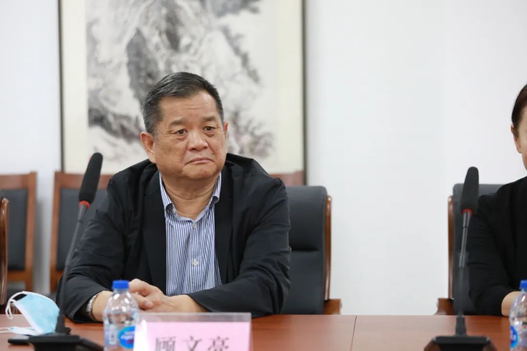 欧创集团董事长顾文亮发言