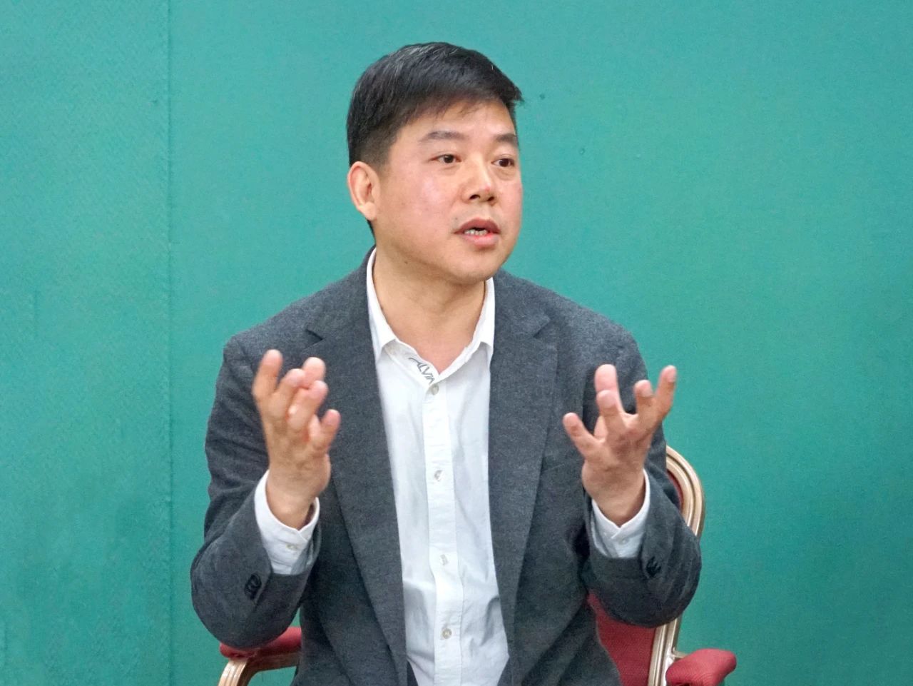 湖北省美术家协会驻会副主席、湖北美术学院教授王志新
